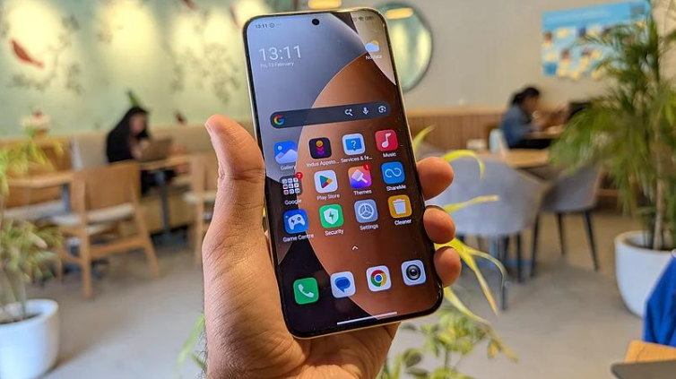 Redmi Note 15 Pro+ 5G in hand